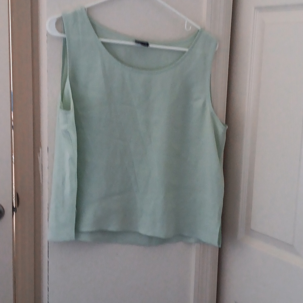 EILEEN FISHER 100% silk mint green shell